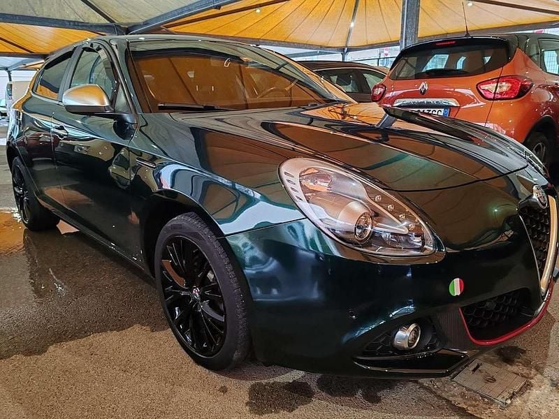 Verde Usata 2018 Alfa Romeo Giulietta Tre volumi | 11.000 € (Buon prezzo) - Immagine 1/4