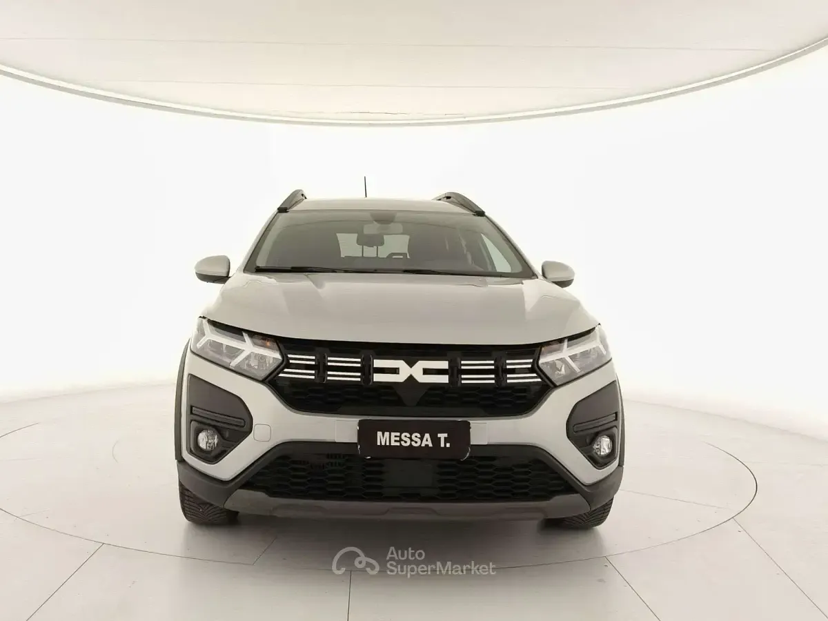 Usata Dacia Jogger Expression 101 CV (74 kW) 2023 Grigio chiaro Monovolume