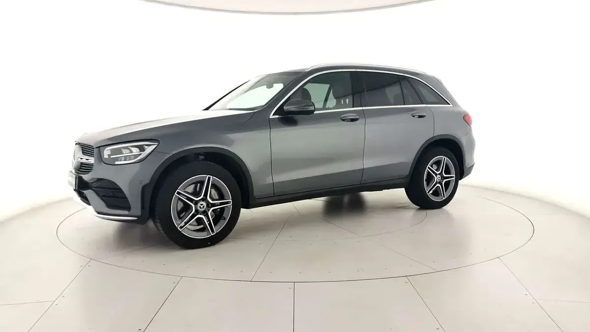 Usata Mercedes GLC200 Premium 163 CV (119 kW) 2022 Grigio metallizzato SUV