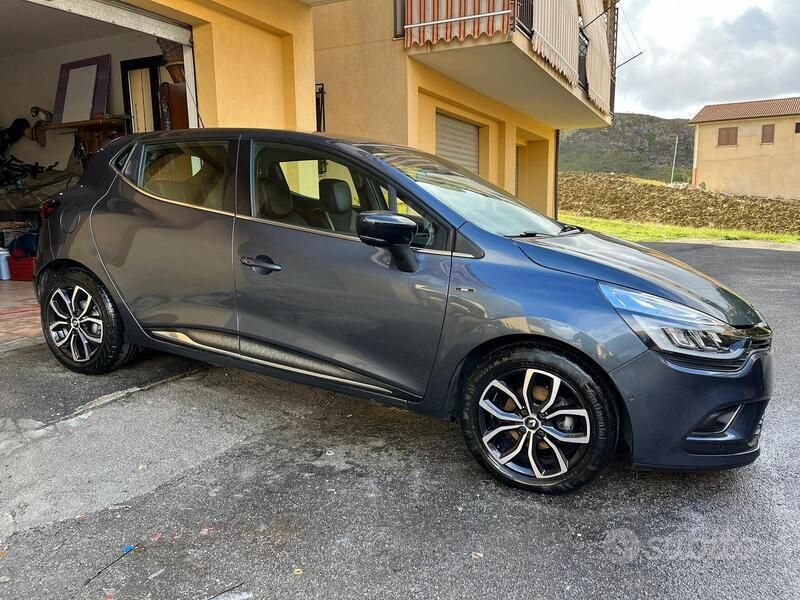 Blu Usata 2019 Renault Clio IV Due volumi | 10.000 € (Buon prezzo) - Immagine 1/4