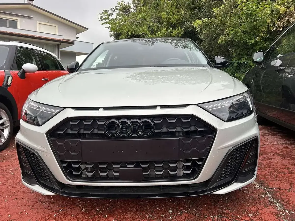 Usata Audi A1 Sportback S-Line 116 CV (85 kW) 2024 Grigio Utilitaria