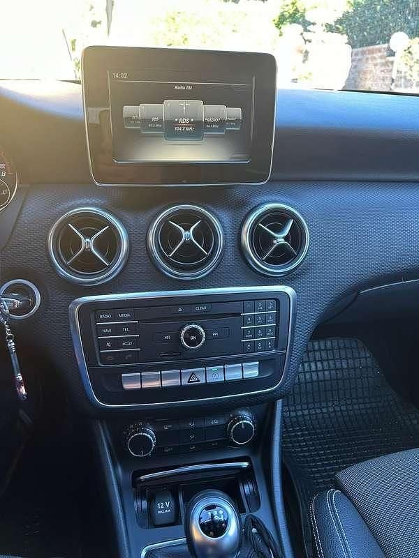 Usata Mercedes A160 Business 102 CV (75 kW) 2017 Grigio Berlina