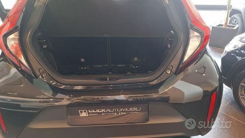 Usata Toyota Aygo X Active 72 CV (52 kW) 2022 Nero SUV