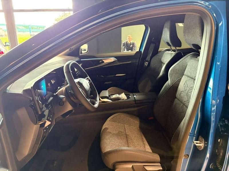 Nuova Renault Austral Techno 131 CV (96 kW) 2026 Blu metallizzato SUV