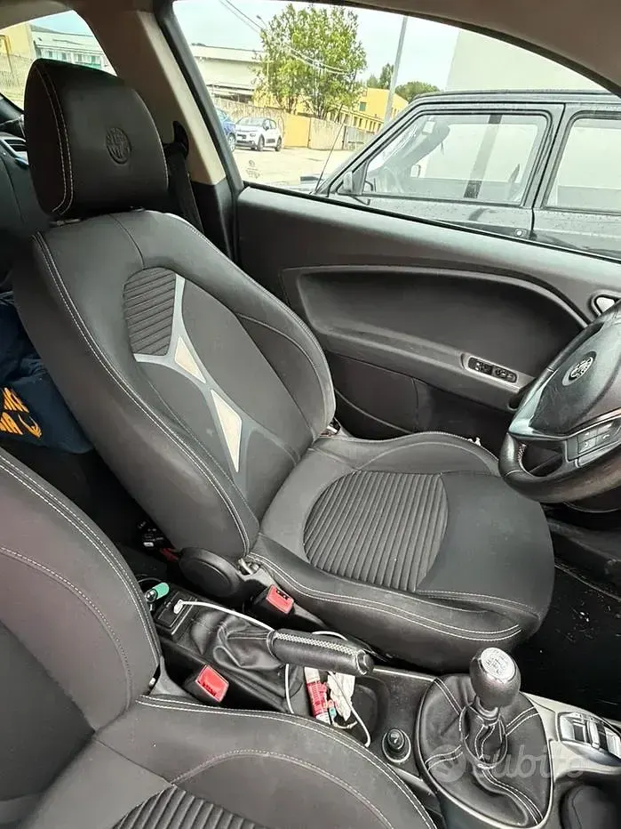 Usata Alfa Romeo MiTo 85 CV (62 kW) 2015 Nero Utilitaria