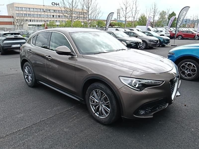 Usado Alfa Romeo Stelvio Super 179 CV (131 kW) 2017 Marrón SUV