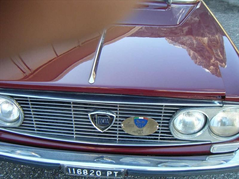 Begagnad Lancia Fulvia S 63 HK (46 kW) 1971 Röd Sedan
