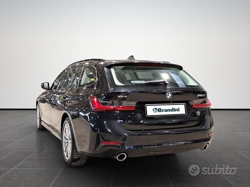 Usata BMW 320e Advantage 190 CV (139 kW) 2022 Nero Station wagon