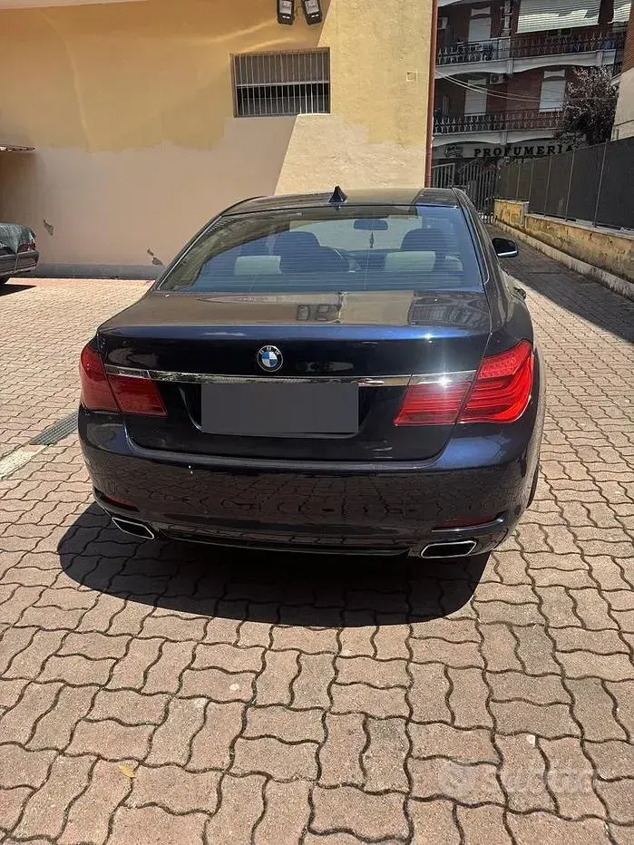 Usata BMW 740 Comfort Edition 306 CV (225 kW) 2011 Bluazzurro Berlina