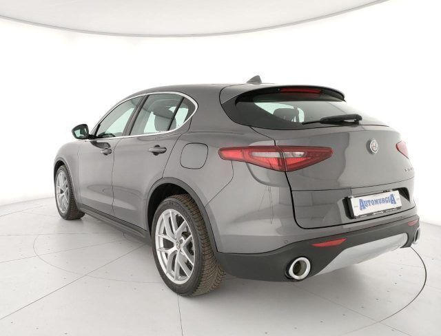 Usata Alfa Romeo Stelvio Super 179 CV (131 kW) 2017 Grigio SUV