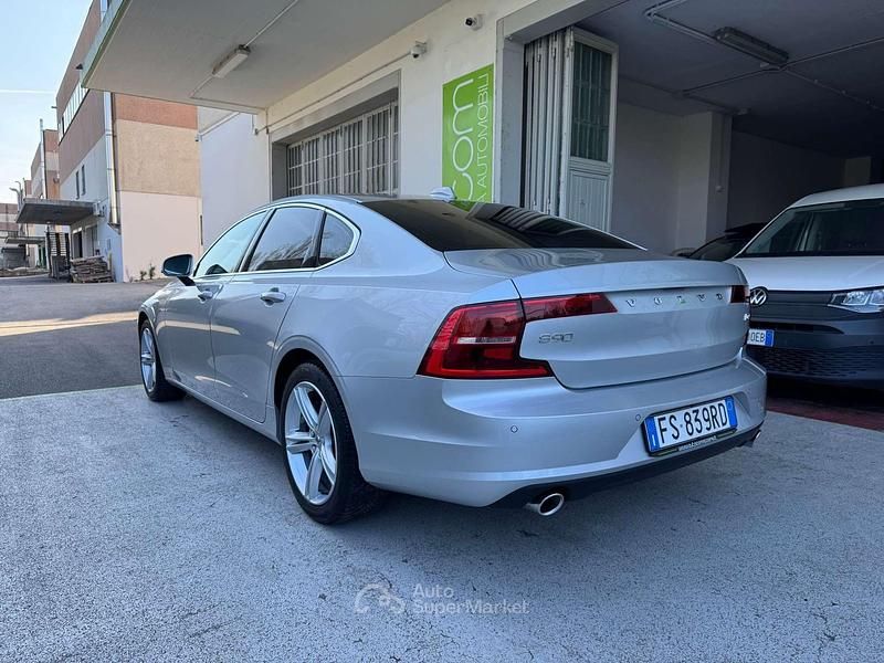 Usata Volvo S90 Business Edition 190 CV (139 kW) 2018 Argento Berlina
