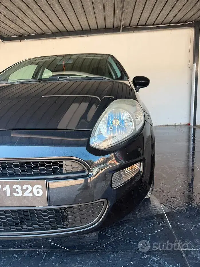 Usata Fiat Punto Street 69 CV (50 kW) 2015 Nero Utilitaria