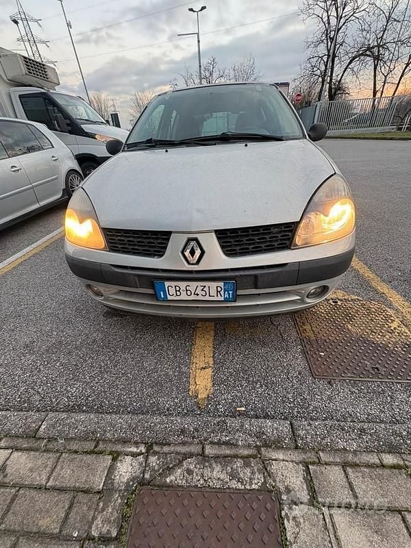 Usata Renault Clio II 2003 Berlina