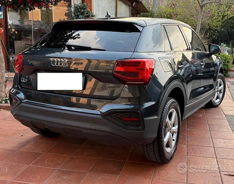 Usata Audi Q2 Business 150 CV (110 kW) 2024 Grigio SUV