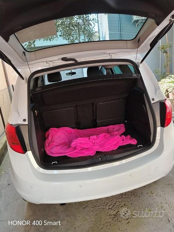 Usata Opel Meriva 95 CV (69 kW) 2013 Bianco Monovolume