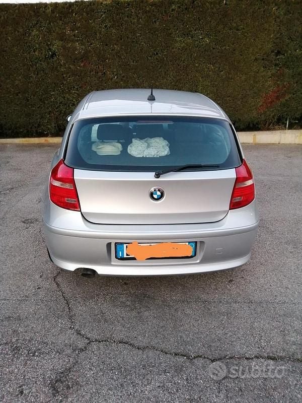 Usata BMW 118 143 CV (105 kW) 2009 Utilitaria