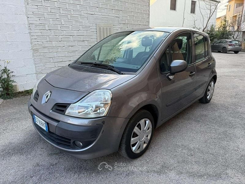 Usata Renault Modus Dynamique 75 CV (55 kW) 2010 Monovolume