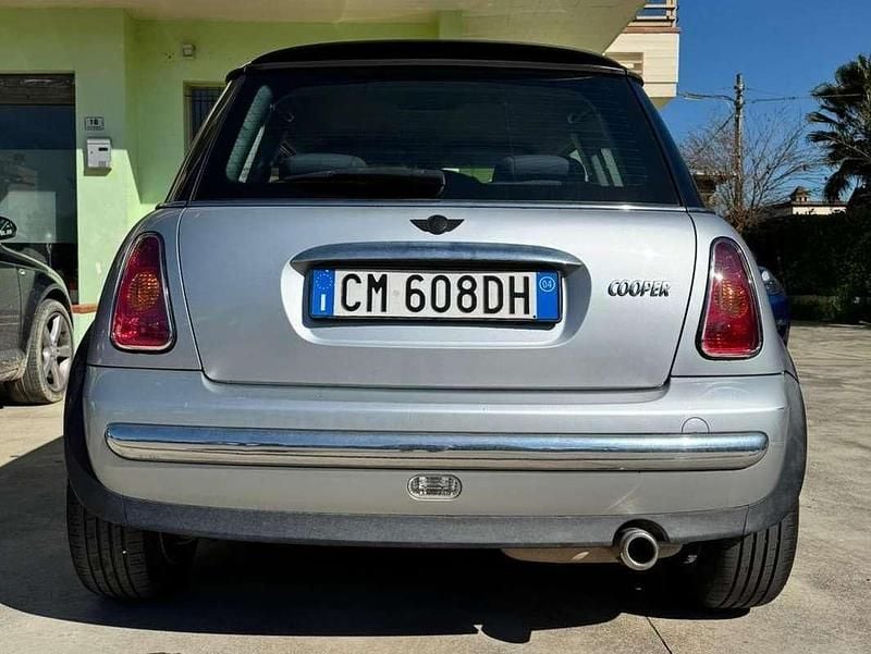 Usata Mini Cooper 116 CV (85 kW) 2004 Argento Utilitaria