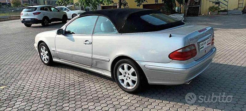 Usata Mercedes CLK200 Elegance 163 CV (119 kW) 2003 Grigio Cabrio