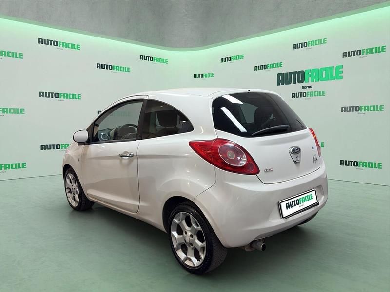 Usata Ford Ka Plus Titanium 75 CV (55 kW) 2011 Bianco Utilitaria