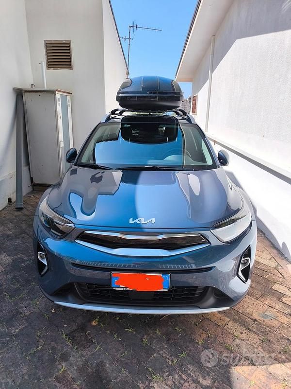 Blu Usata 2023 Kia Stonic Turbo SUV | 17.000 € (Buon prezzo) - Immagine 1/4