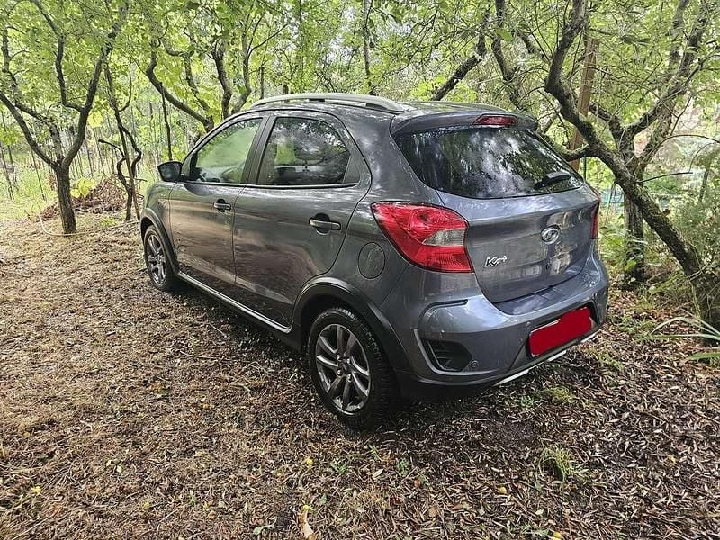Usata Ford Ka Active 86 CV (63 kW) 2019 Grigio Berlina