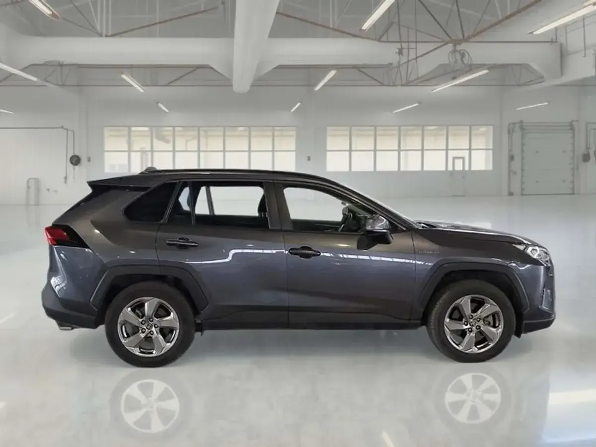 Usata Toyota RAV4 Hybrid 178 CV (130 kW) 2021 Grigio SUV