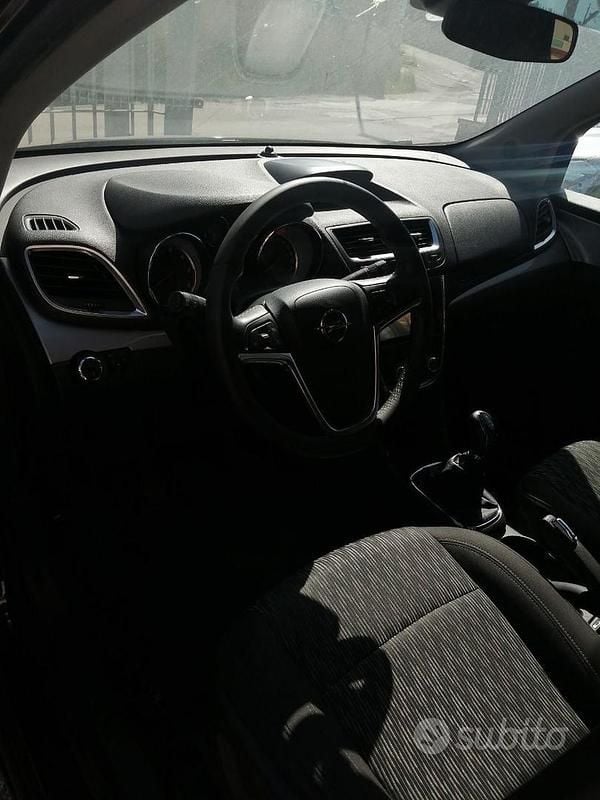 Usata Opel Mokka 131 CV (96 kW) 2012 Nero SUV
