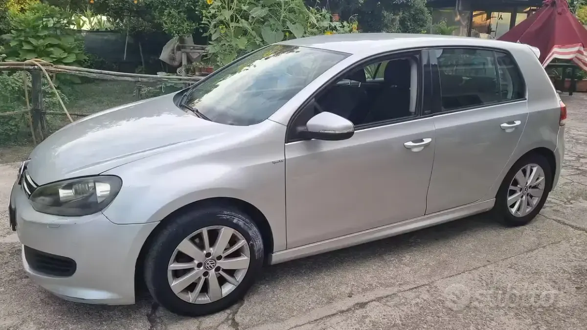Usata VW Golf VI Edition 105 CV (77 kW) 2011 Grigio Utilitaria