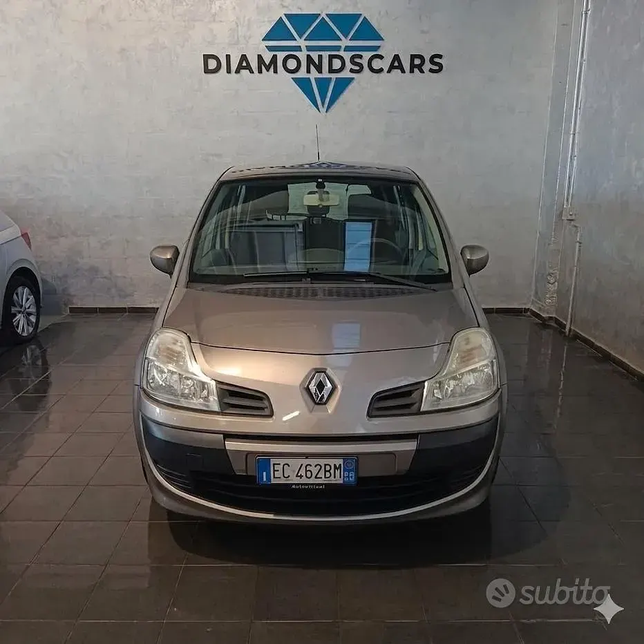 Usata Renault Modus Expression 75 CV (55 kW) 2010 Beige Monovolume