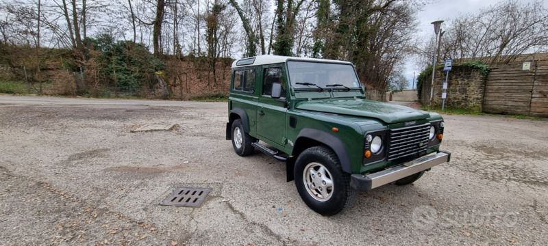 Usata Land Rover Defender 86 CV (63 kW) 2001 Verde SUV