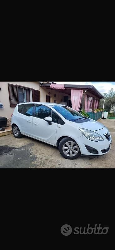 Usata Opel Meriva 110 CV (80 kW) 2011 Bianco Monovolume