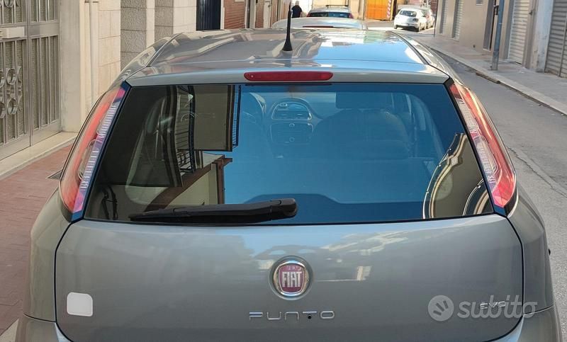 Usata Fiat Punto Evo Emotion 95 CV (69 kW) 2011 Grigio Utilitaria