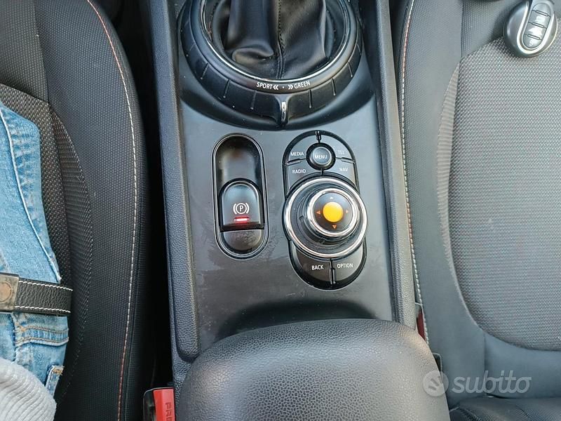 Usata Mini One Clubman 116 CV (85 kW) 2016 Marrone Station wagon