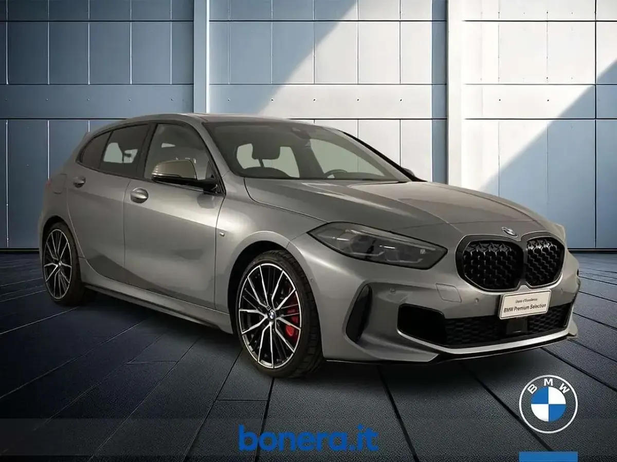 Usata BMW 135 Efficient Dynamics 306 CV (225 kW) 2023 Grigio Utilitaria