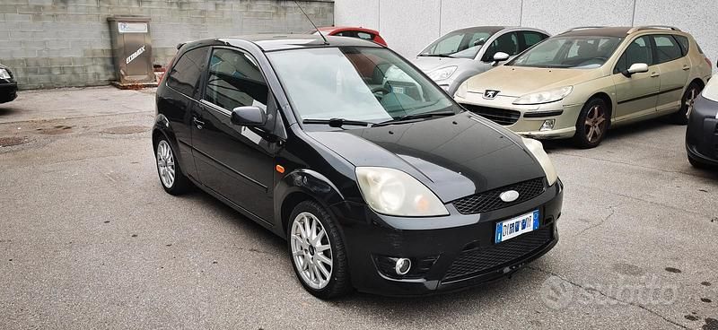 Nero Usata 2008 Ford Fiesta S Tre volumi | 1800 € (Buon prezzo) - Immagine 1/4