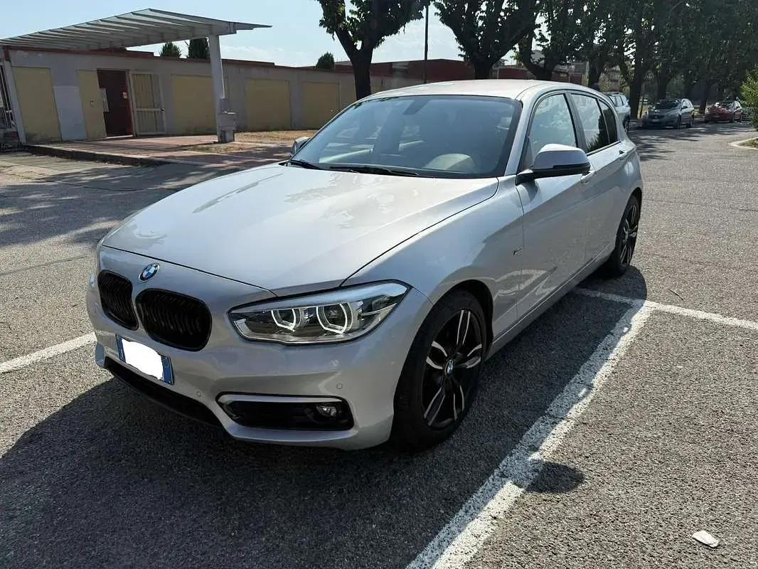 Usata BMW 118 Efficient Dynamics 150 CV (110 kW) 2017 Argento Berlina