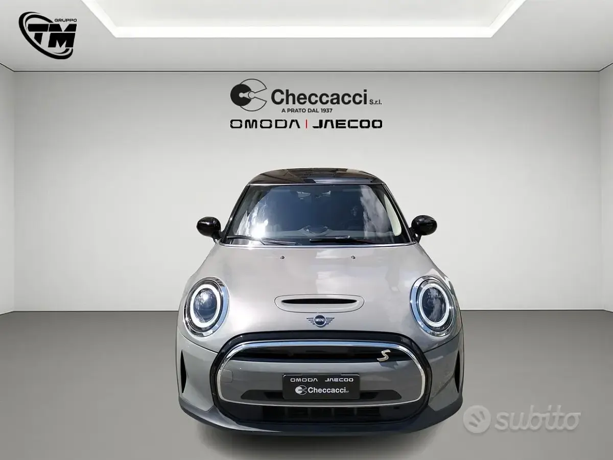 Usata Mini Cooper SE Classic 75 kW (102 CV) 2022 Grigio Utilitaria