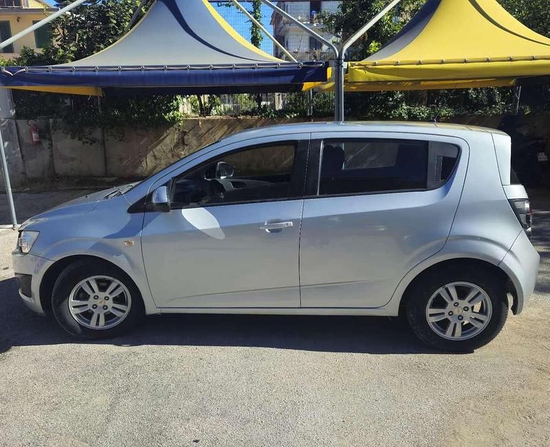 Usata Chevrolet Aveo LTZ 86 CV (63 kW) 2014 Argento Berlina