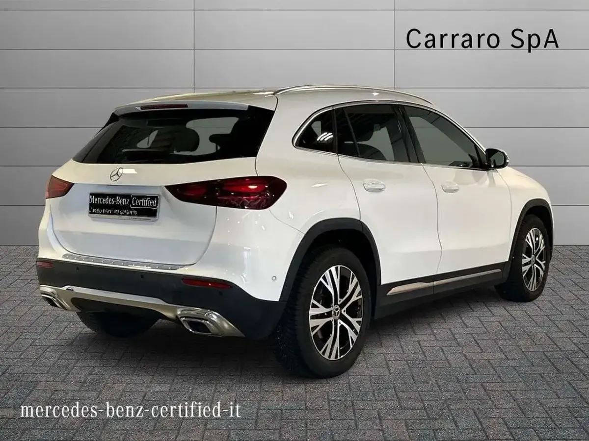 Usata Mercedes GLA180 Advanced 116 CV (85 kW) 2023 Bianco SUV