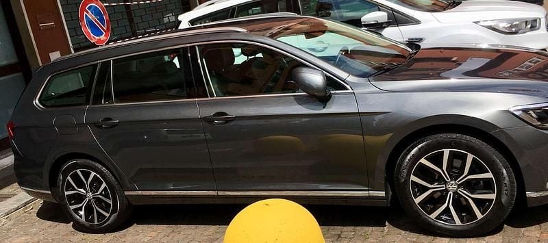 Usata VW Passat Highline 150 CV (110 kW) 2017 Grigio Station wagon
