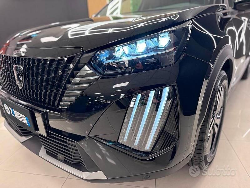 Nuova Peugeot 2008 GTi 145 CV (106 kW) 2025 Perla SUV