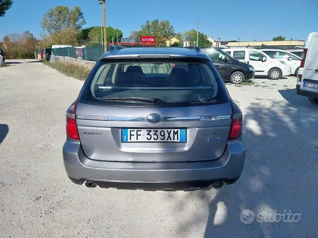 Usata Subaru Legacy 150 CV (110 kW) 2009 Grigio Station wagon