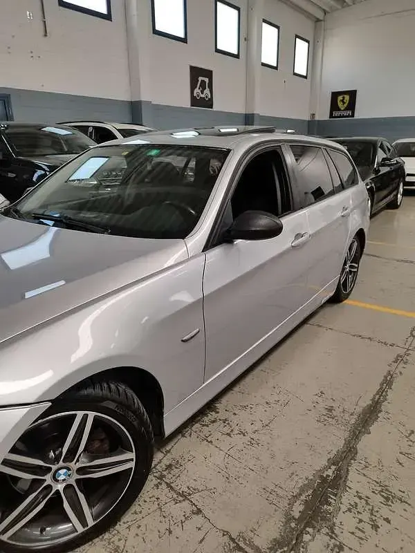 Begagnad BMW 320 177 HK (130 kW) 2008 Sedan