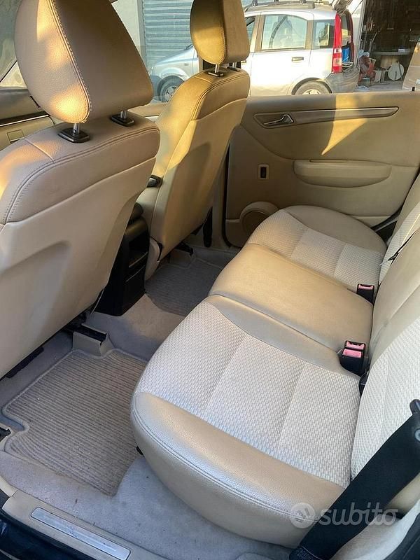 Usata Mercedes B180 116 CV (85 kW) 2011 Utilitaria