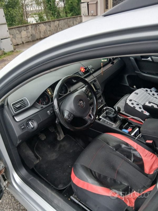 Usata VW Passat 140 CV (102 kW) 2013 Grigio Station wagon