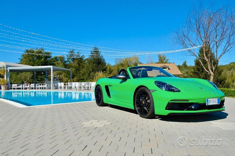 Usata Porsche 718 2023 Verde Cabrio