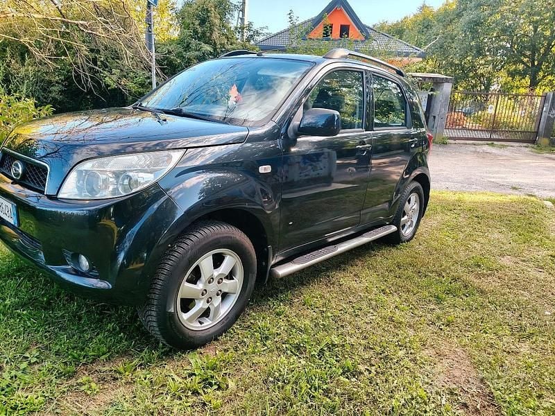Usata Daihatsu Terios 86 CV (63 kW) 2006 Nero SUV