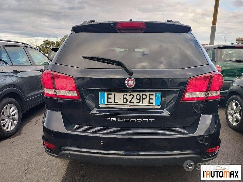 Usata Fiat Freemont Lounge 140 CV (102 kW) 2012 Blu SUV