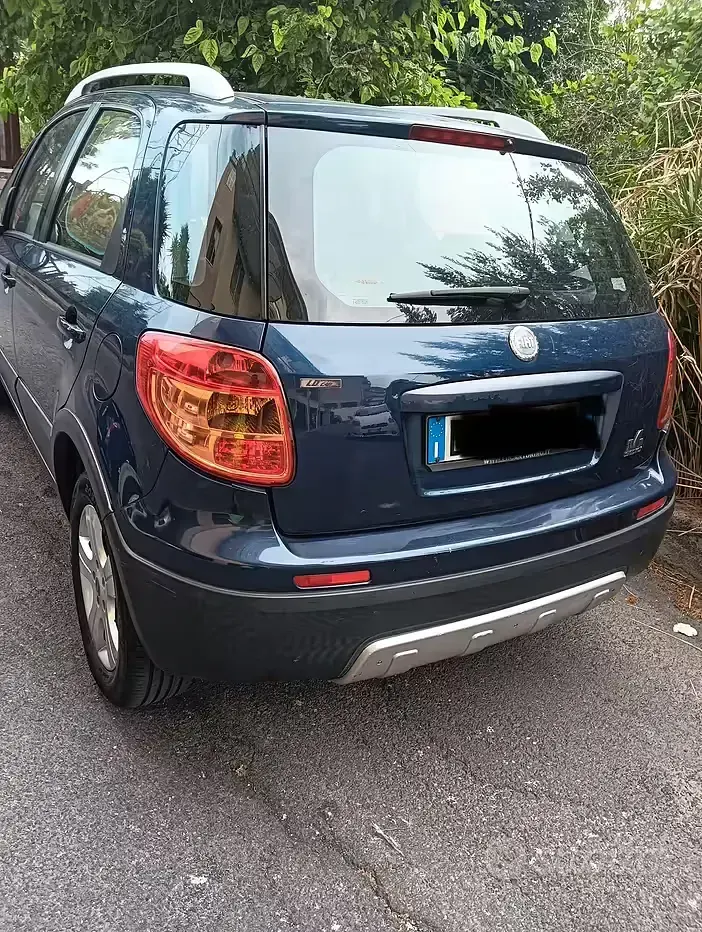 Usata Fiat Sedici 120 CV (88 kW) 2009 Blu SUV